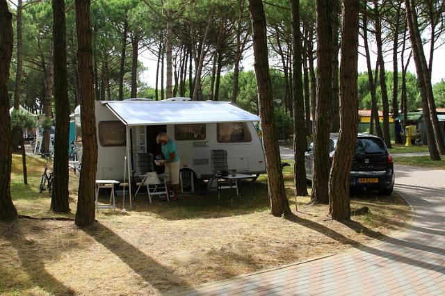 1348 camping Scarpiland.JPG